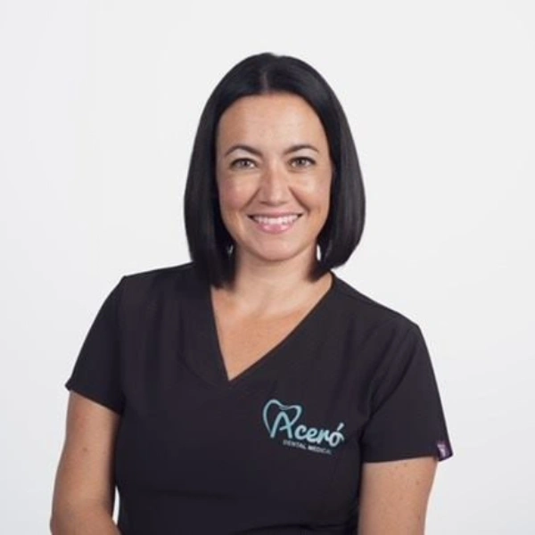 clinica dental acero Montserrat Pérez